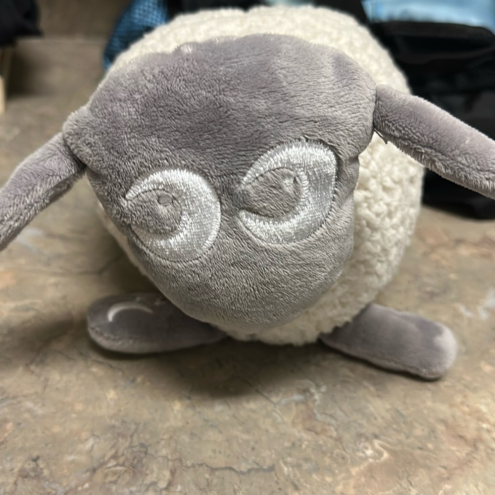 Sweet Dreamers Ewan Deluxe Sheep Plush Baby Soother not sure if sounds work